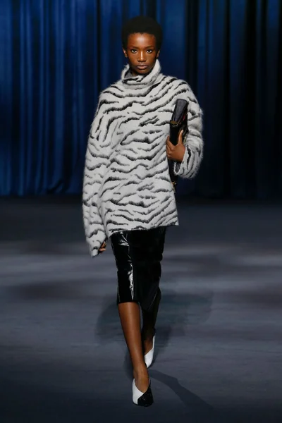 Look 9